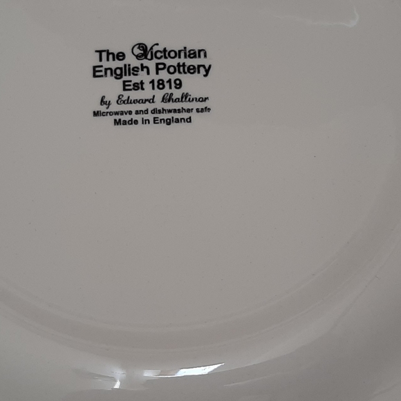 Victorian 11" Skeleton Couple plates set of 6 plates & 1 metal basket Halloween - Picture 6 of 16